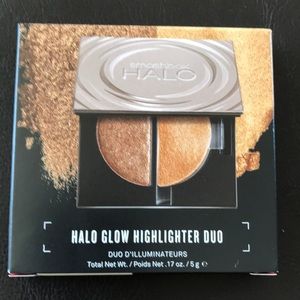 Highlighter for glow and shimmer